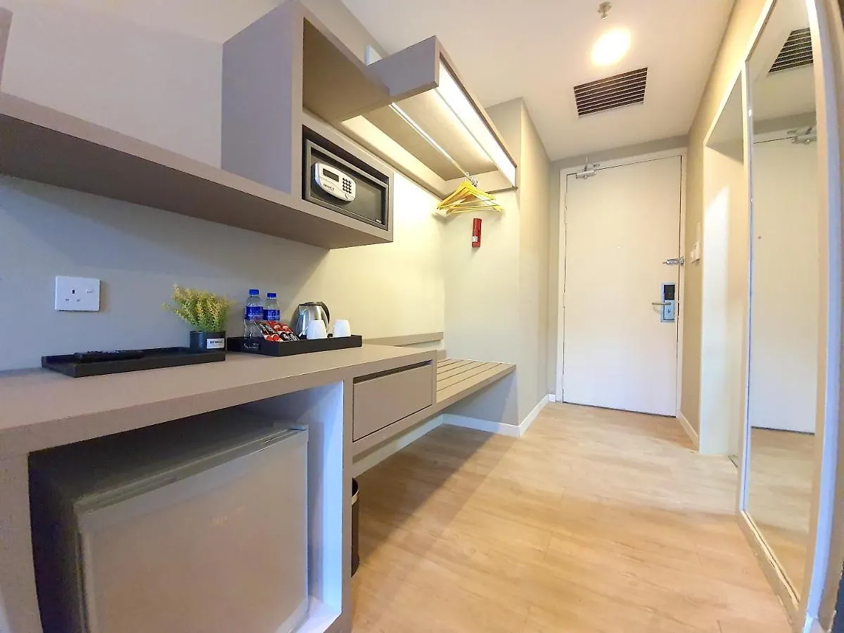 Empire Damansara Hotel Suites By Beestay Petaling Jaya 5*,